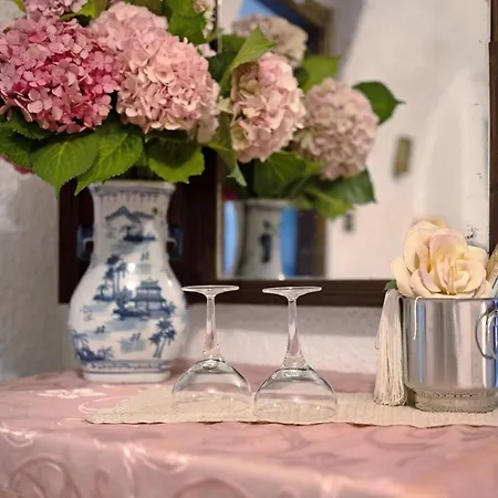بيت للعطل Le Petit Chateau *
