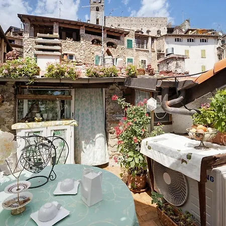 Le Petit Chateau