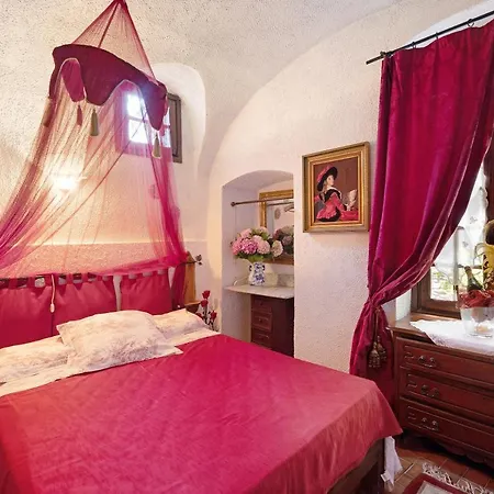 Le Petit Chateau * دولشياكا